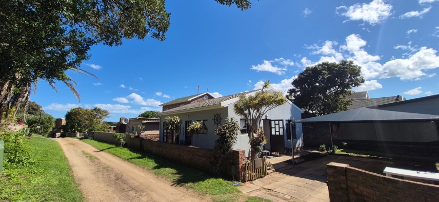 2 Bedroom Property for Sale in Cosy Corner Eastern Cape
